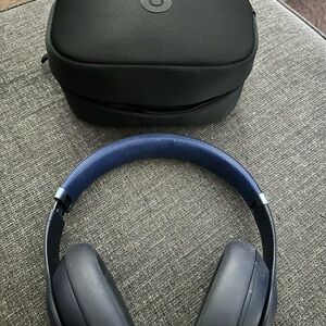Beats Wireless Studio Headphones with Case